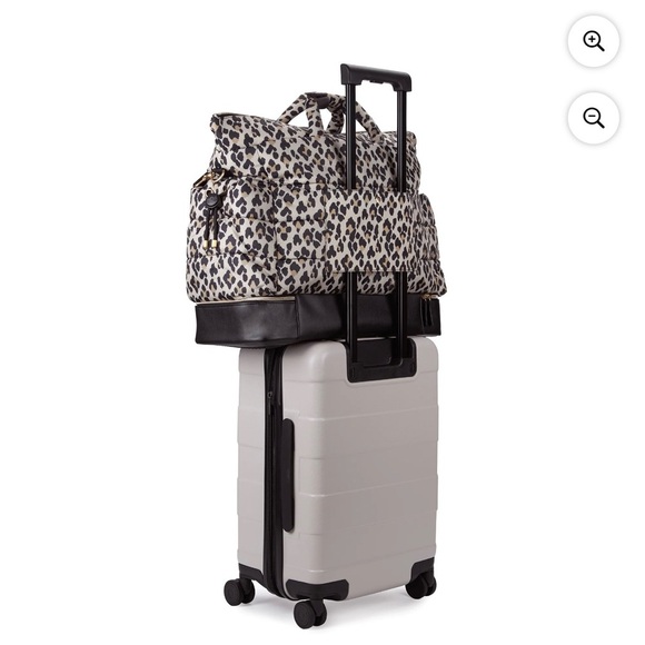 Itzy Ritzy Dream Weekender in Leopard - Picture 3 of 11